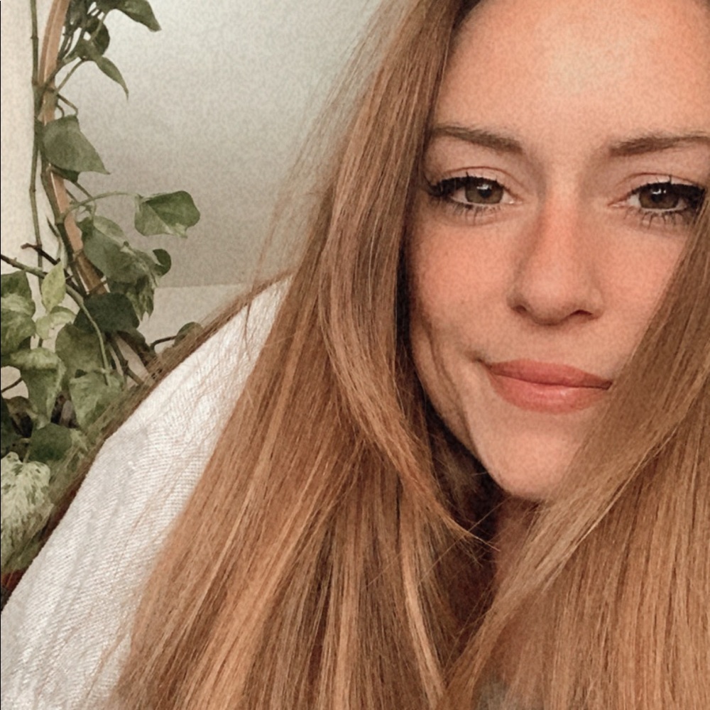 Meet your Posher, Courtney